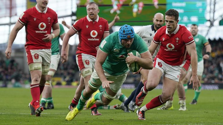 Tadhg Beirne wrapped up Ireland's bonus-point with a try in the very final play, past the 80th minute 